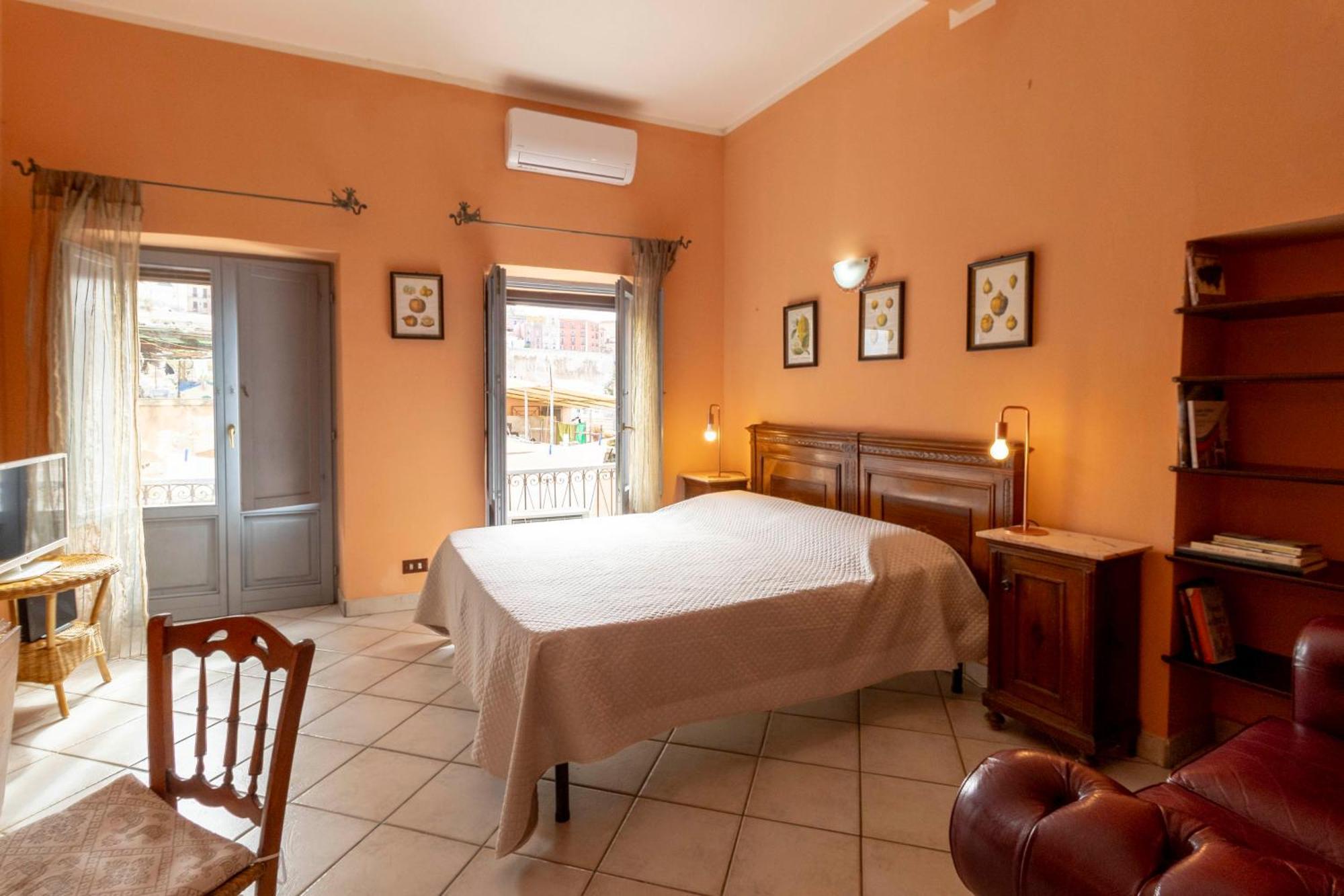 Ferienwohnung Laribiancos Cagliari Centro Storico Exterior foto